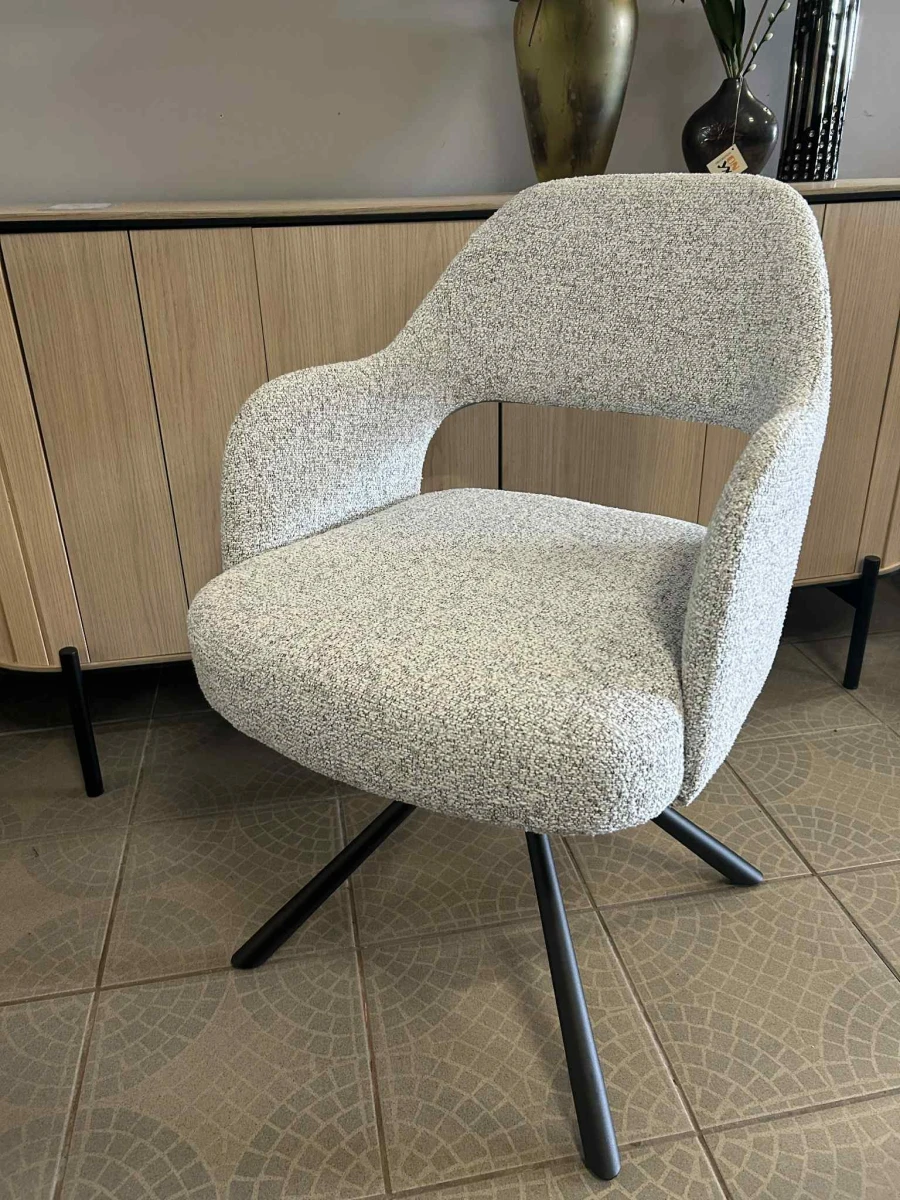 Krzesło kubełkowe Spin KR 39 w salonie Kera Meble